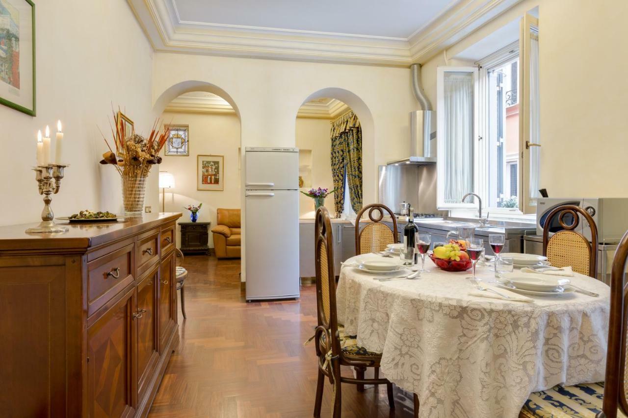 Appartement Vittoria Street Charming à Rome Extérieur photo